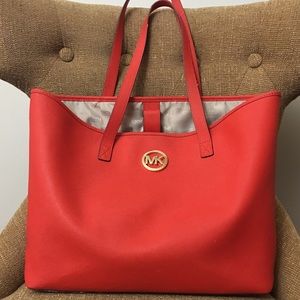 Michael Kors Jet Set Tote
